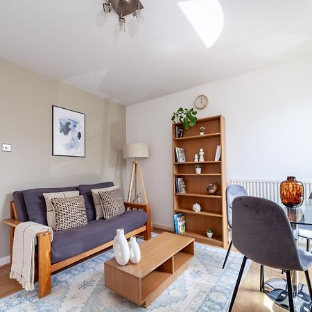 The St Khatarine'S Flat Лондон Екстер'єр фото